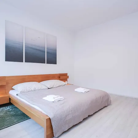 Charming Old Town Family Retreat Daire Bratislava