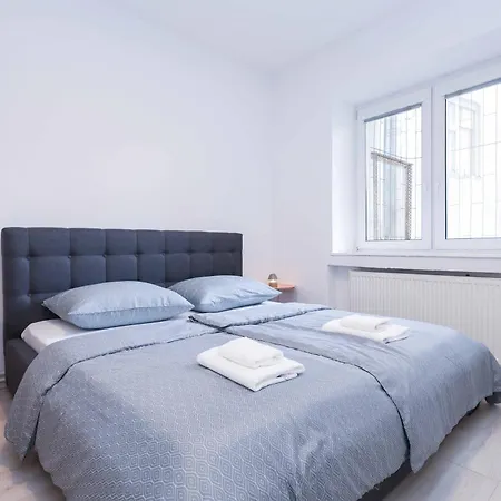 Charming Old Town Family Retreat * Братислава