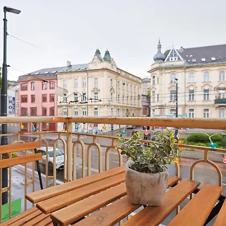 Apartamento Charming Old Town Family Retreat
