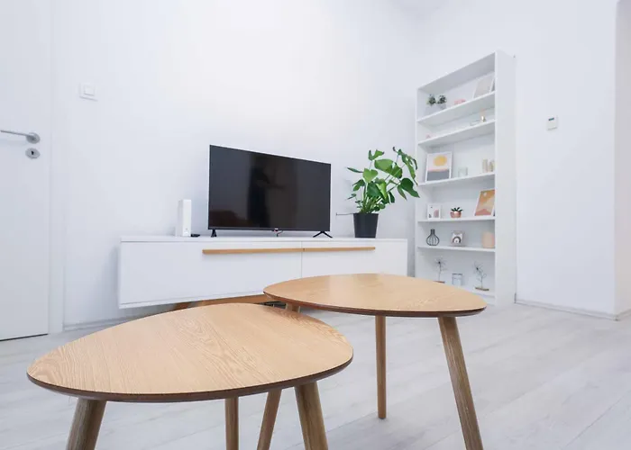 Charming Old Town Family Retreat شقة *