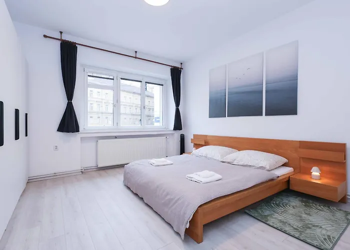 Charming Old Town Family Retreat شقة *