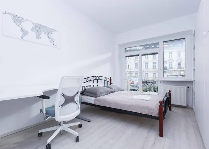 شقة Charming Old Town Family Retreat