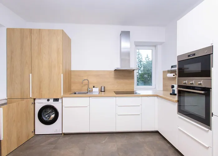 Charming Old Town Family Retreat شقة براتسيلافا