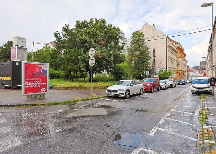 Charming Old Town Family Retreat شقة *